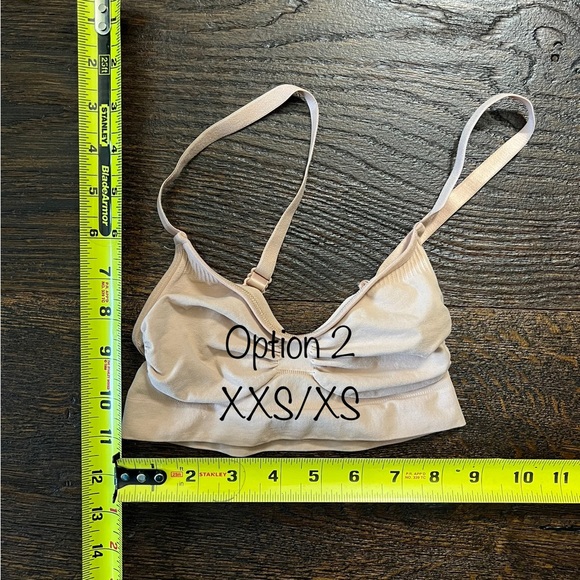 5. SKIMS Seamless Sculpt Bralette - Picture 6 of 16